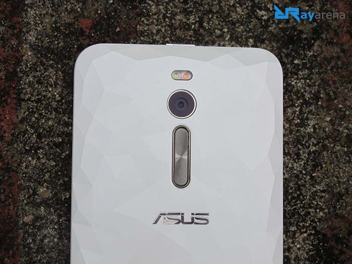 Asus Zenfone 2 Deluxe build quality