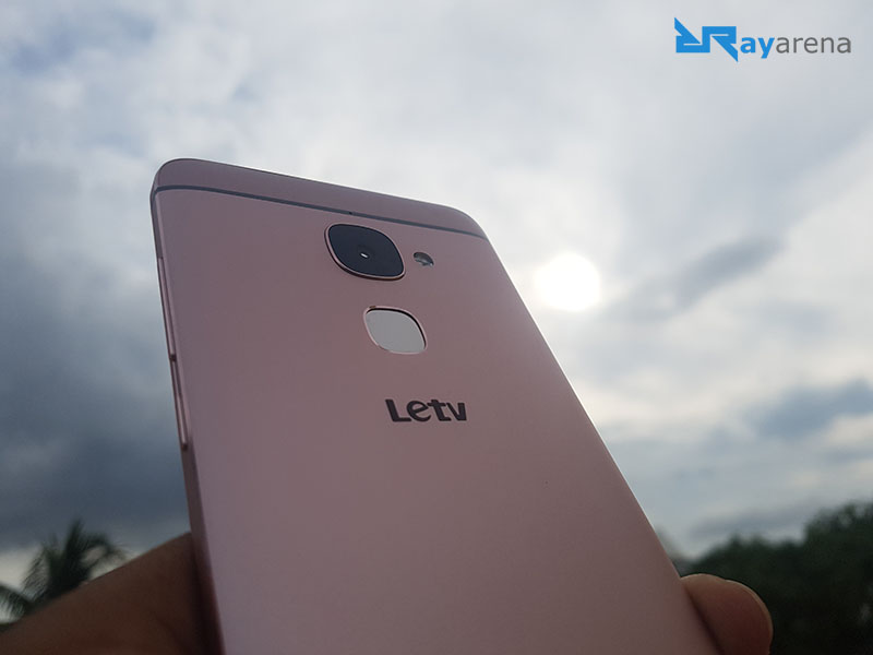 LeEco Le 2 Review build quality