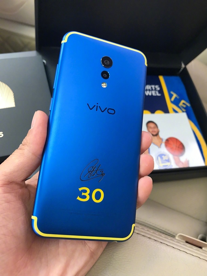 Vivo Xplay6 Curry Edition Hands on